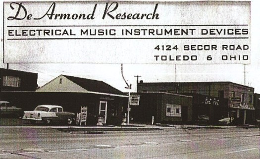 DeArmond factory vintage photo